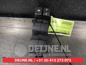 Gebrauchte Kombischalter Fenster Toyota Yaris Cross (PB1/PJ1) 1.5 12V Hybrid 115 Preis auf Anfrage angeboten von V.Deijne Jap.Auto-onderdelen BV