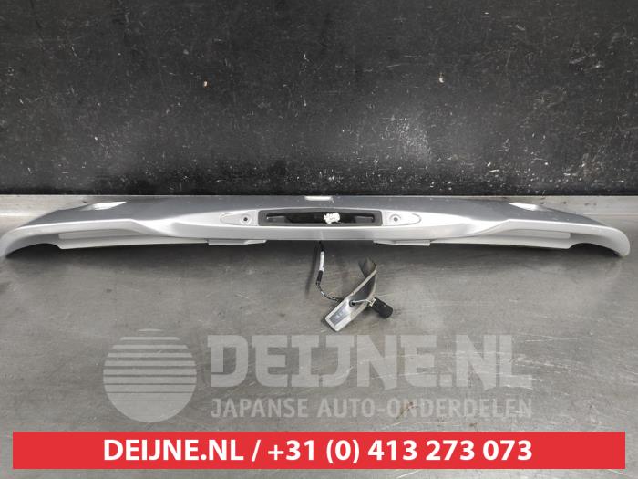 Gebrauchte Spoiler Honda CR-V (RM) 2.0 i-VTEC 16V 4x4 Preis € 75,00 Margenregelung angeboten von V.Deijne Jap.Auto-onderdelen BV