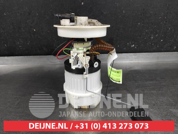 Usagé Pompe à carburant Mazda 3 Sport (BK) 1.6i 16V Prix € 45,00 Règlement à la marge proposé par V.Deijne Jap.Auto-onderdelen BV