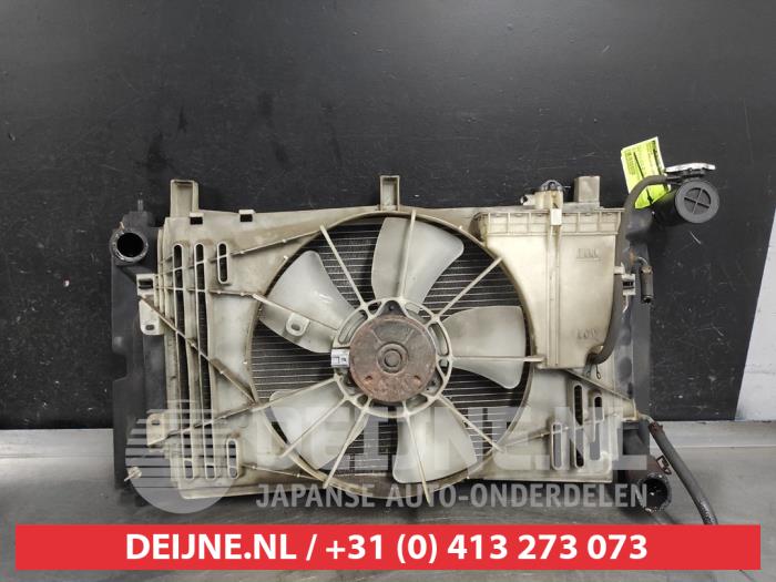 Gebrauchte Kühler Toyota Corolla (E12) 1.6 16V VVT-i Preis € 35,00 Margenregelung angeboten von V.Deijne Jap.Auto-onderdelen BV