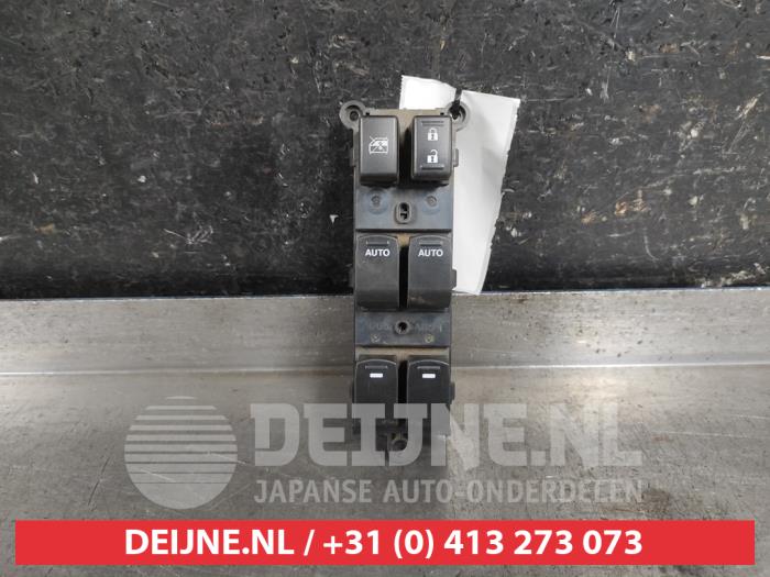 Usados Interruptor combinado de ventanillas Suzuki Kizashi (FRE/FRF) 2.4 16V Precio € 75,00 Norma de margen ofrecido por V.Deijne Jap.Auto-onderdelen BV