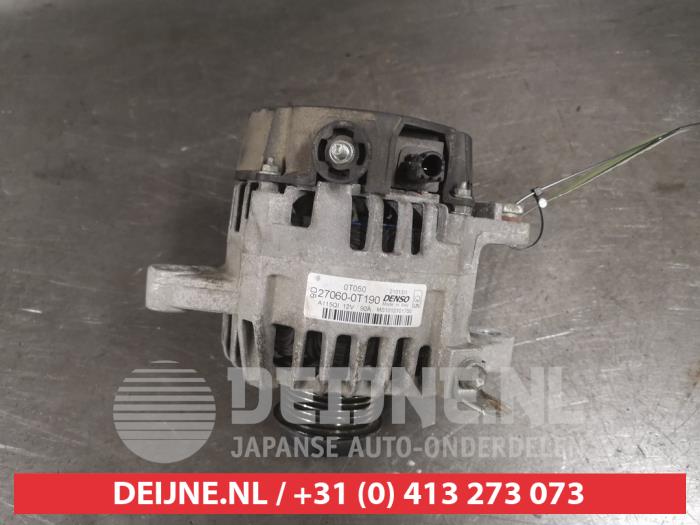 Dynamo van een Toyota Auris (E18) 1.6 Dual VVT-i 16V 2014