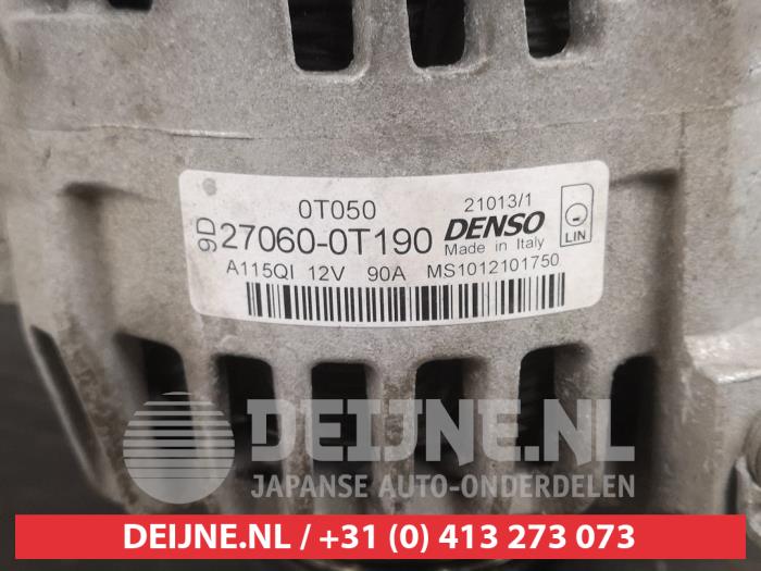 Dynamo van een Toyota Auris (E18) 1.6 Dual VVT-i 16V 2014