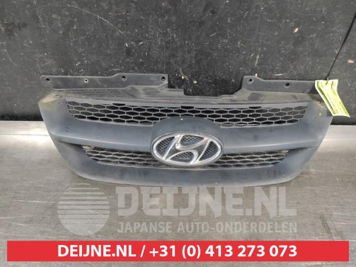Używane Grill Hyundai Sonata 2.4 16V CVVT Cena na żądanie oferowane przez V.Deijne Jap.Auto-onderdelen BV