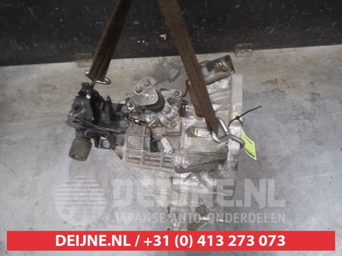 Usagé Boîte de vitesse Toyota Yaris II (P9) 1.0 12V VVT-i Prix € 150,00 Règlement à la marge proposé par V.Deijne Jap.Auto-onderdelen BV
