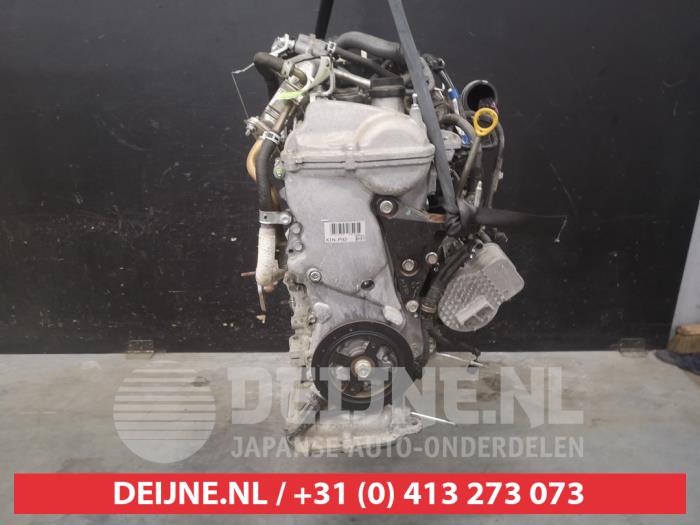 Engine from a Toyota Yaris III (P13) 1.5 16V Hybrid 2014