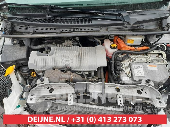 Engine from a Toyota Yaris III (P13) 1.5 16V Hybrid 2014