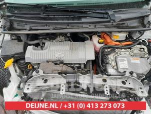 Engine from a Toyota Yaris III (P13) 1.5 16V Hybrid 2014