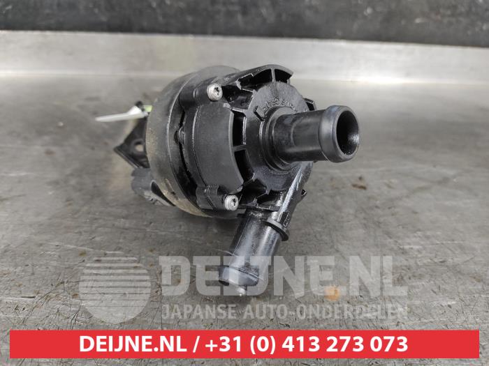 Begagnade Extra vattenpump Nissan Qashqai (J12) 1.5 VC-T e-Power 16V Pris € 25,00 Marginaltabell erbjuds av V.Deijne Jap.Auto-onderdelen BV