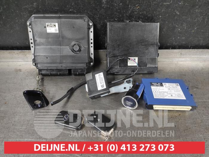 Engine management computer Lexus CT 200h, 2010 1.8 16V, Hatchback, Electric Petrol, 1.798cc, 73kW (99pk), FWD, 2ZRFXE, 2011-09 / 2020-09 (Used)