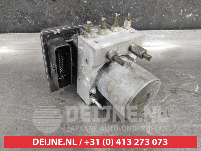 Begagnade ABS-pump Suzuki Kizashi (FRE/FRF) 2.4 16V 4x4 Pris € 150,00 Marginaltabell erbjuds av V.Deijne Jap.Auto-onderdelen BV