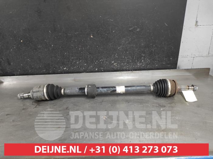 Gebrauchte Antriebswelle rechts vorne Toyota Auris Touring Sports (E18) 1.4 D-4D-F 16V Preis € 75,00 Margenregelung angeboten von V.Deijne Jap.Auto-onderdelen BV