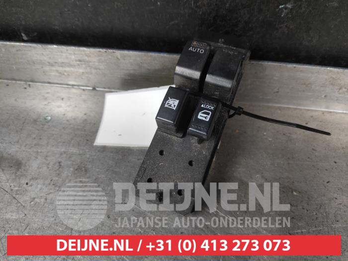 Usados Interruptor combinado de ventanillas Suzuki Splash 1.0 12V Precio € 35,00 Norma de margen ofrecido por V.Deijne Jap.Auto-onderdelen BV