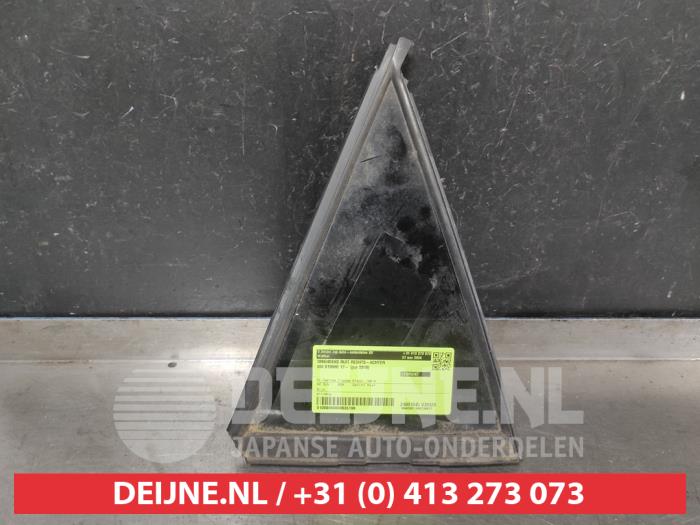 Usados Ventanilla triangular derecha detrás Kia Stonic (YB) 1.0i T-GDi 12V Precio de solicitud ofrecido por V.Deijne Jap.Auto-onderdelen BV