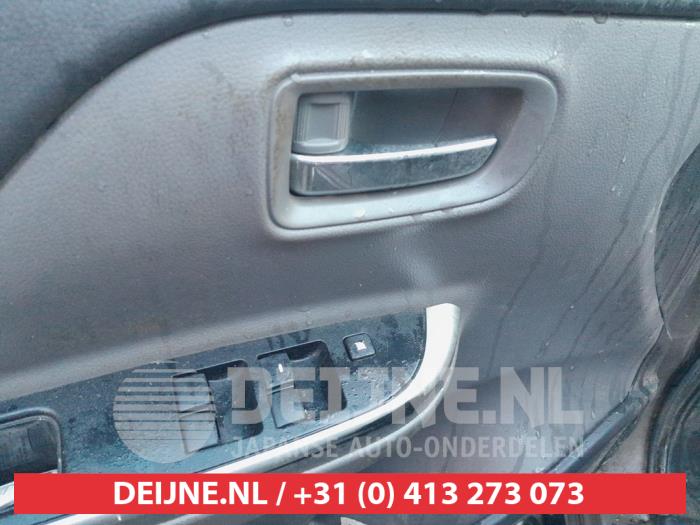 Używane Przelacznik combi okienny Fiat Fullback 2.4 Turbodiesel 180 4x4 Cena € 50,00 Procedura marży oferowane przez V.Deijne Jap.Auto-onderdelen BV