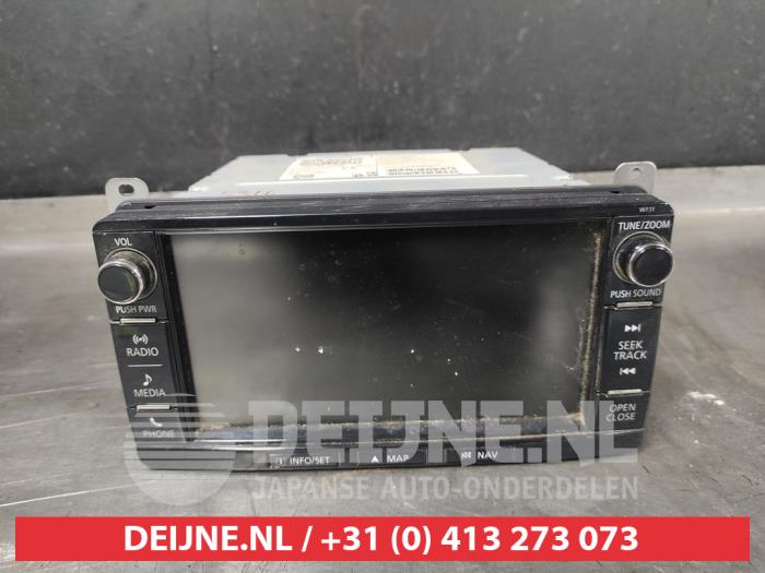 Używane Radio Fiat Fullback 2.4 Turbodiesel 180 4x4 Cena na żądanie oferowane przez V.Deijne Jap.Auto-onderdelen BV
