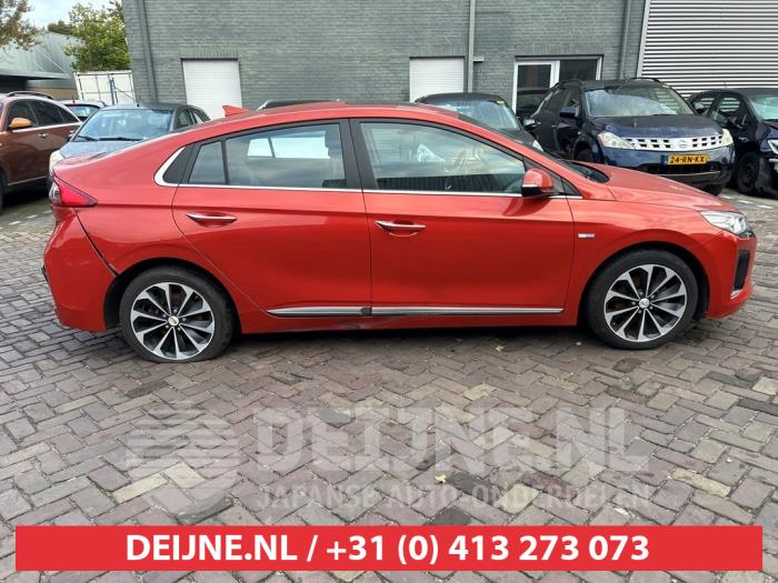 Usados Ventanilla triangular derecha detrás Hyundai Ioniq EV Precio € 35,00 Norma de margen ofrecido por V.Deijne Jap.Auto-onderdelen BV