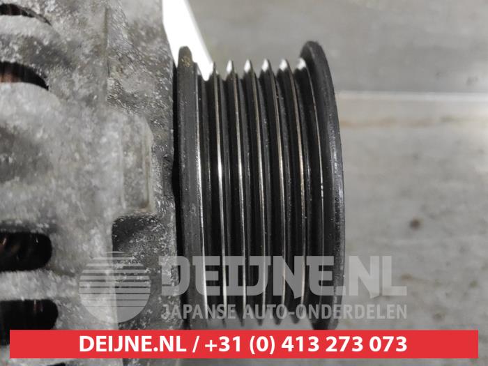 Dynamo från en Toyota Celica (ZZT230/231) 1.8i 16V 2000