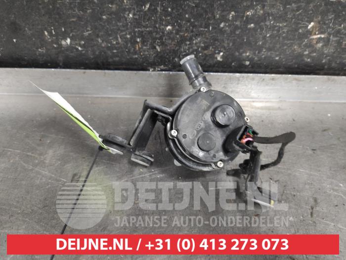 Begagnade Extra vattenpump Kia Niro I (DE) 1.6 GDI Hybrid Pris på förfrågan erbjuds av V.Deijne Jap.Auto-onderdelen BV
