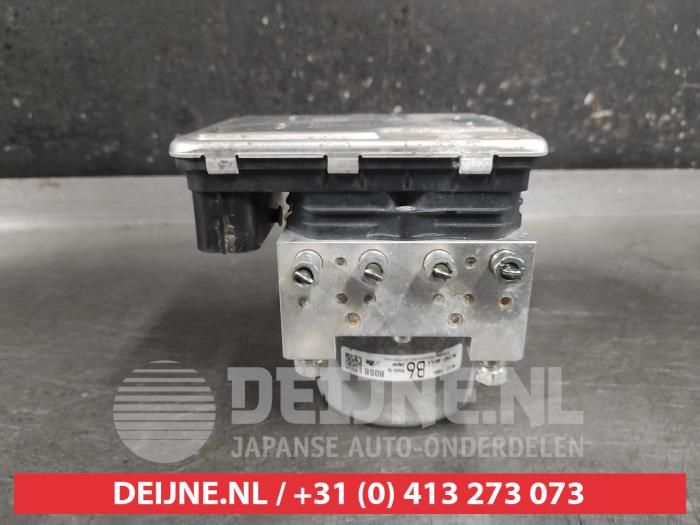 Usagé Pompe ABS Suzuki Swift (ZC/ZD) 1.2 Dual Jet 16V Smart Hybrid Prix € 100,00 Règlement à la marge proposé par V.Deijne Jap.Auto-onderdelen BV