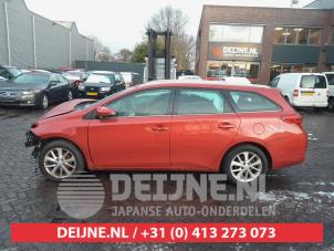 Używane Szyba drzwi lewych tylnych wersja 4-drzwiowa Toyota Auris Touring Sports (E18) 1.4 D-4D-F 16V Cena € 35,00 Procedura marży oferowane przez V.Deijne Jap.Auto-onderdelen BV
