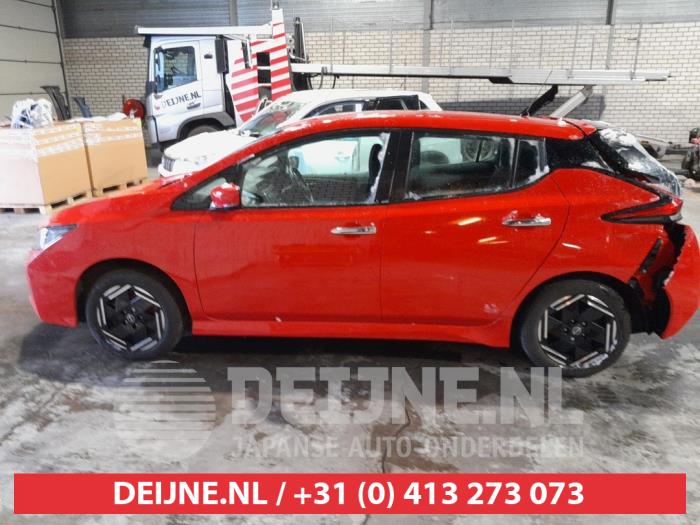 Usados Ventanilla triangular izquierda detrás Nissan Leaf (ZE1) 39/40kWh Precio € 50,00 Norma de margen ofrecido por V.Deijne Jap.Auto-onderdelen BV