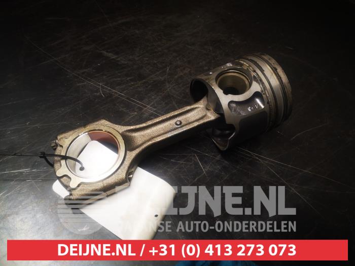 Usagé Bielle Hyundai iX35 (LM) 2.0 CRDi 16V 4x4 Prix sur demande proposé par V.Deijne Jap.Auto-onderdelen BV