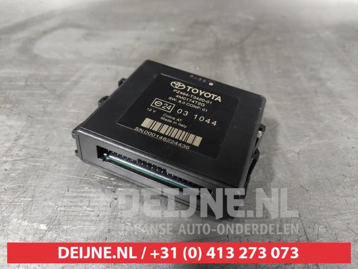 Begagnade PDC-modul Toyota Avensis Wagon (T27) 1.8 16V VVT-i Pris € 50,00 Marginaltabell erbjuds av V.Deijne Jap.Auto-onderdelen BV