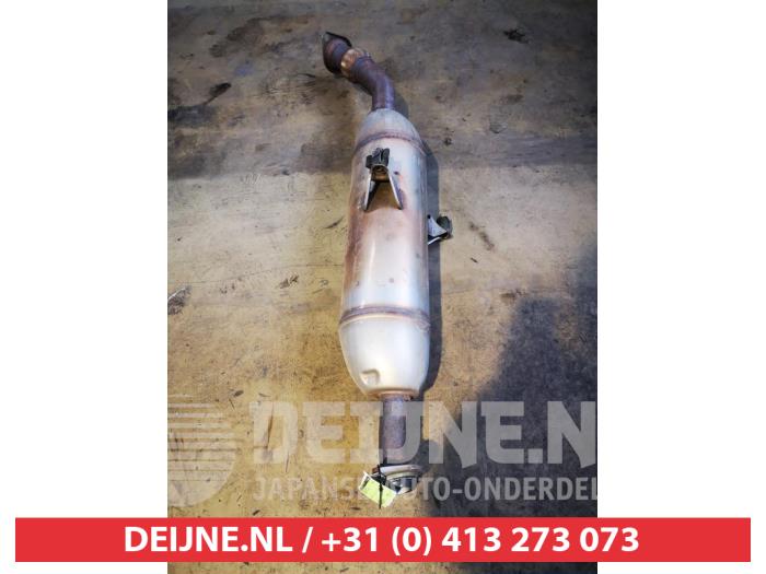 Gebrauchte Auspuff Mitteldämpfer Toyota Auris Touring Sports (E18) 1.4 D-4D-F 16V Preis € 50,00 Margenregelung angeboten von V.Deijne Jap.Auto-onderdelen BV