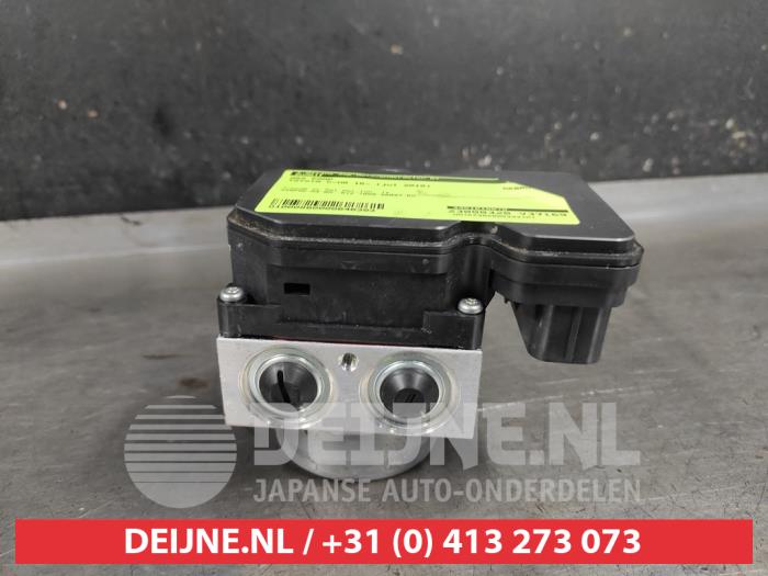 Usagé Pompe ABS Toyota C-HR (X1,X5) 1.8 16V Hybrid Prix € 150,00 Règlement à la marge proposé par V.Deijne Jap.Auto-onderdelen BV