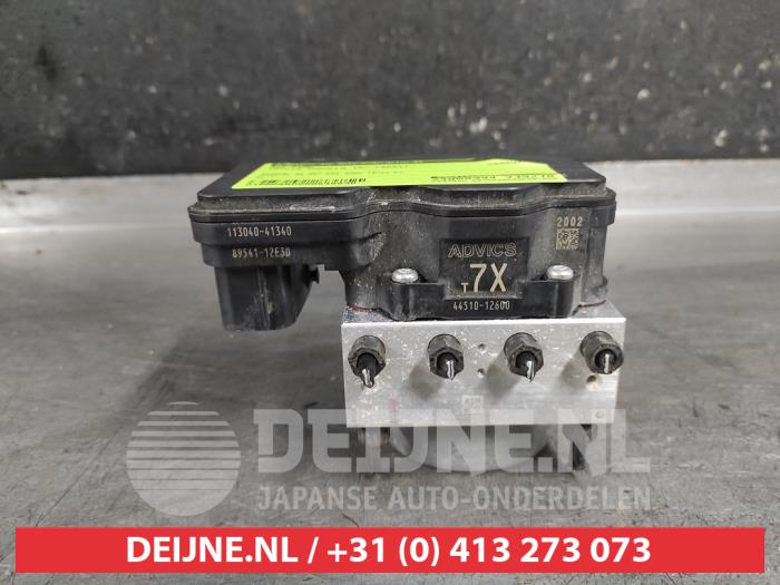 Usagé Bloc ABS Toyota Corolla (E21/EA1/EH1) 2.0 16V Hybrid Prix € 150,00 Règlement à la marge proposé par V.Deijne Jap.Auto-onderdelen BV