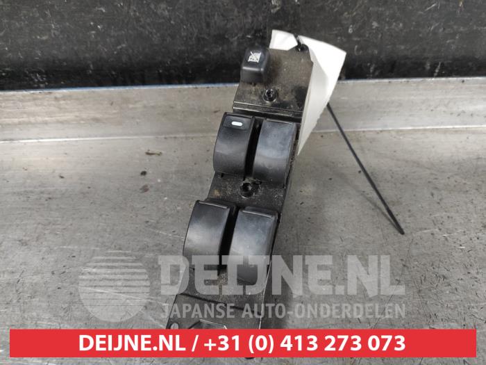 Usados Interruptor combinado de ventanillas Mitsubishi Outlander (CU) 2.0 16V 4x4 Precio € 40,00 Norma de margen ofrecido por V.Deijne Jap.Auto-onderdelen BV