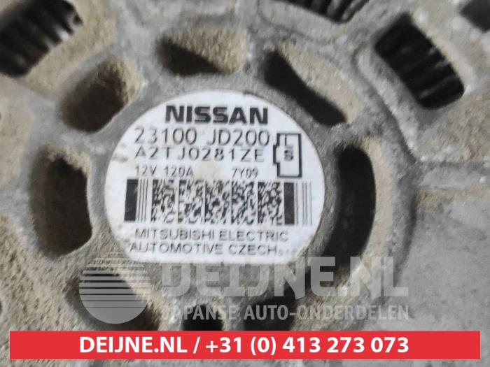 Dynamo van een Nissan Qashqai (J10) 2.0 16V 2008