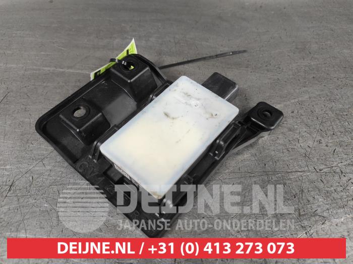 Begagnade Dödvinkelsensor Kia EV6 (CV) 77.4 kWh GT AWD Pris € 100,00 Marginaltabell erbjuds av V.Deijne Jap.Auto-onderdelen BV
