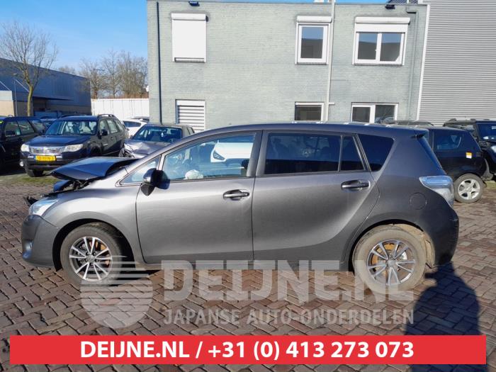 Usados Ventanilla triangular izquierda detrás Toyota Verso 1.8 16V VVT-i Precio € 35,00 Norma de margen ofrecido por V.Deijne Jap.Auto-onderdelen BV