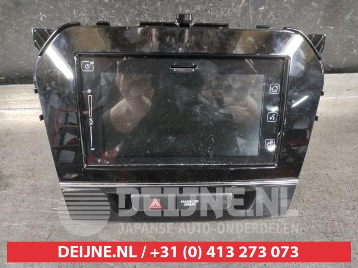 Używane Radio Suzuki Vitara (LY/MY) 1.4 S Turbo 16V AllGrip Cena € 200,00 Procedura marży oferowane przez V.Deijne Jap.Auto-onderdelen BV