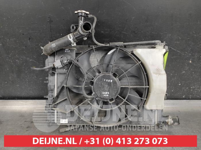 Used Radiator Kia Stonic (YB) 1.2 MPI 16V Price € 150,00 Margin scheme offered by V.Deijne Jap.Auto-onderdelen BV