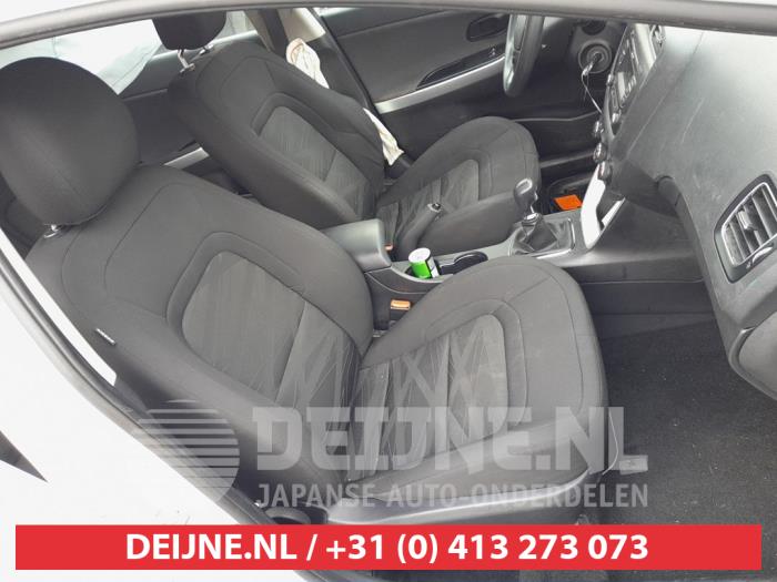 Używane Fotel prawy Kia Cee'd Sportswagon (JDC5) 1.6 GDI 16V Cena na żądanie oferowane przez V.Deijne Jap.Auto-onderdelen BV