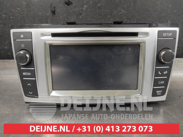 Begagnade Radio Toyota Avensis Wagon (T27) 2.0 16V D-4D-F Pris € 150,00 Marginaltabell erbjuds av V.Deijne Jap.Auto-onderdelen BV
