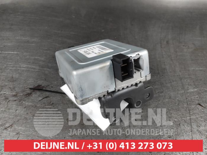 Used Power steering computer Kia Cee'd Sportswagon (JDC5) 1.6 GDI 16V Price € 50,00 Margin scheme offered by V.Deijne Jap.Auto-onderdelen BV