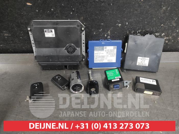 Used Engine management computer Toyota Prius (ZVW3) 1.8 16V Price € 100,00 Margin scheme offered by V.Deijne Jap.Auto-onderdelen BV