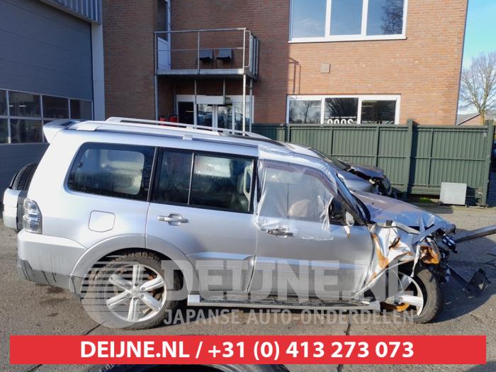 Usados Ventanilla triangular derecha detrás Mitsubishi Pajero Hardtop (V8/9) Precio € 35,00 Norma de margen ofrecido por V.Deijne Jap.Auto-onderdelen BV