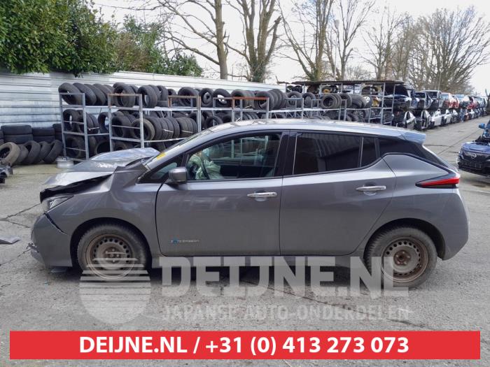 Usados Ventanilla triangular izquierda detrás Nissan Leaf (ZE1) 39/40kWh Precio € 35,00 Norma de margen ofrecido por V.Deijne Jap.Auto-onderdelen BV