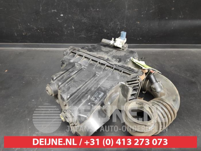 Gebrauchte Luftfiltergehäuse Toyota Yaris Verso (P2) 1.3 16V Preis € 25,00 Margenregelung angeboten von V.Deijne Jap.Auto-onderdelen BV