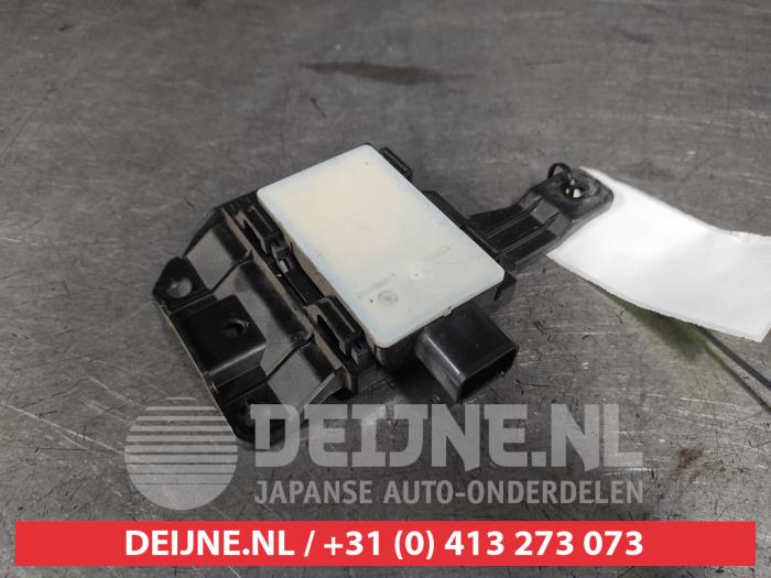 Begagnade Dödvinkelsensor Kia Niro II (SG2) e-Niro 64.8 kWh Pris € 100,00 Marginaltabell erbjuds av V.Deijne Jap.Auto-onderdelen BV