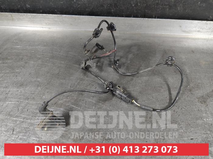 Begagnade ABS-sensor Toyota Yaris IV (P21/PA1/PH1) 1.5 12V Hybrid 115 Pris € 25,00 Marginaltabell erbjuds av V.Deijne Jap.Auto-onderdelen BV