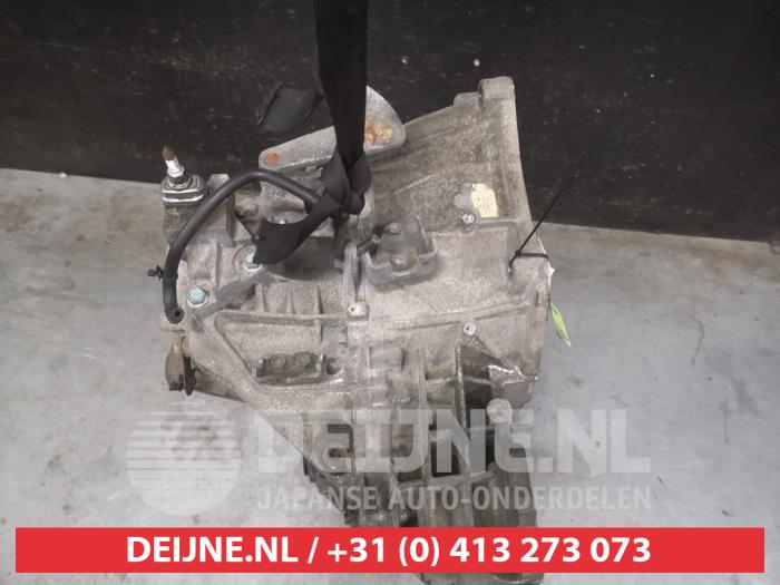 Getriebe van een Nissan Qashqai (J10) 2.0 16V 4x4 2007