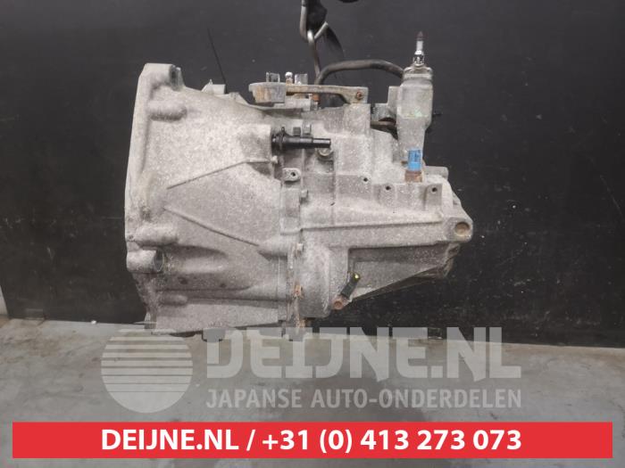 Getriebe van een Nissan Qashqai (J10) 2.0 16V 4x4 2007