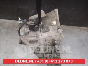 Getriebe van een Nissan Qashqai (J10) 2.0 16V 4x4 2007