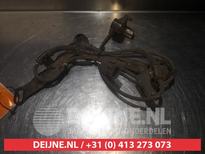 Begagnade ABS-sensor Mazda Premacy 2.0 DiTD 16V Comfort Pris € 25,00 Marginaltabell erbjuds av V.Deijne Jap.Auto-onderdelen BV